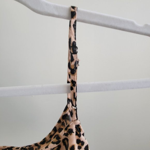 H&M flowy leopard print tank top - Picture 3 of 6